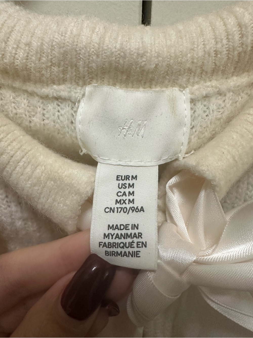 H&M Women's Solid Knit Crew Neck Cardigan Sweater Ivory Bow Button Lightweight - Picture 7 of 8
